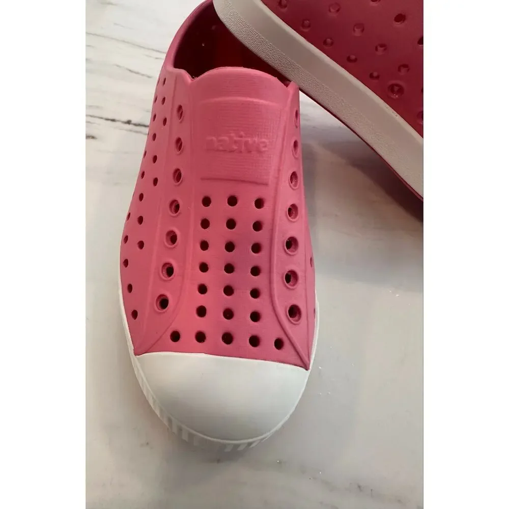 Native Jefferson Kids' Slip-on in Pink C 11 Lightweight & A Go to Summer Shoe! - Picture 7 of 9